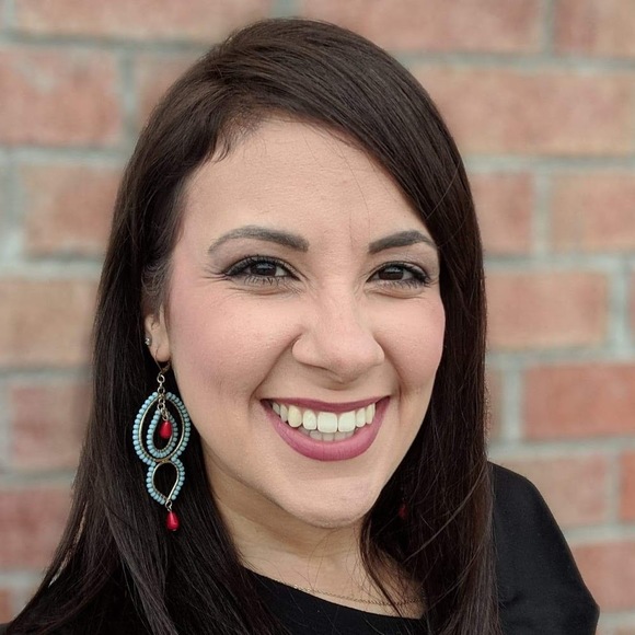 Meet your Posher, Jessica - Picture 1 of 1